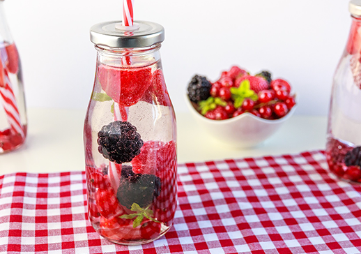 Sparkling Balsamic Mocktail with Berry Ice Cubes